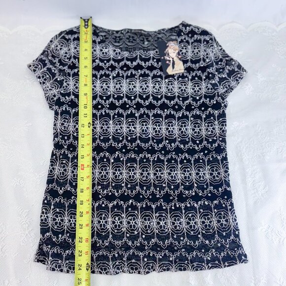 Vintage Women's Shirts Brittany Black & White Flirty Modest Blouse - Picture 7 of 12